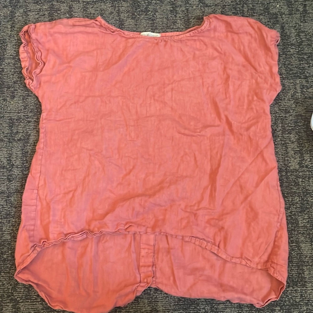 reddish orange top